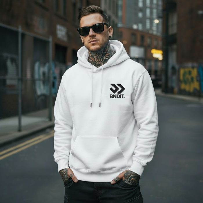 BNDIT. Oversized Hoodie in Weiss mit Brust-Logo